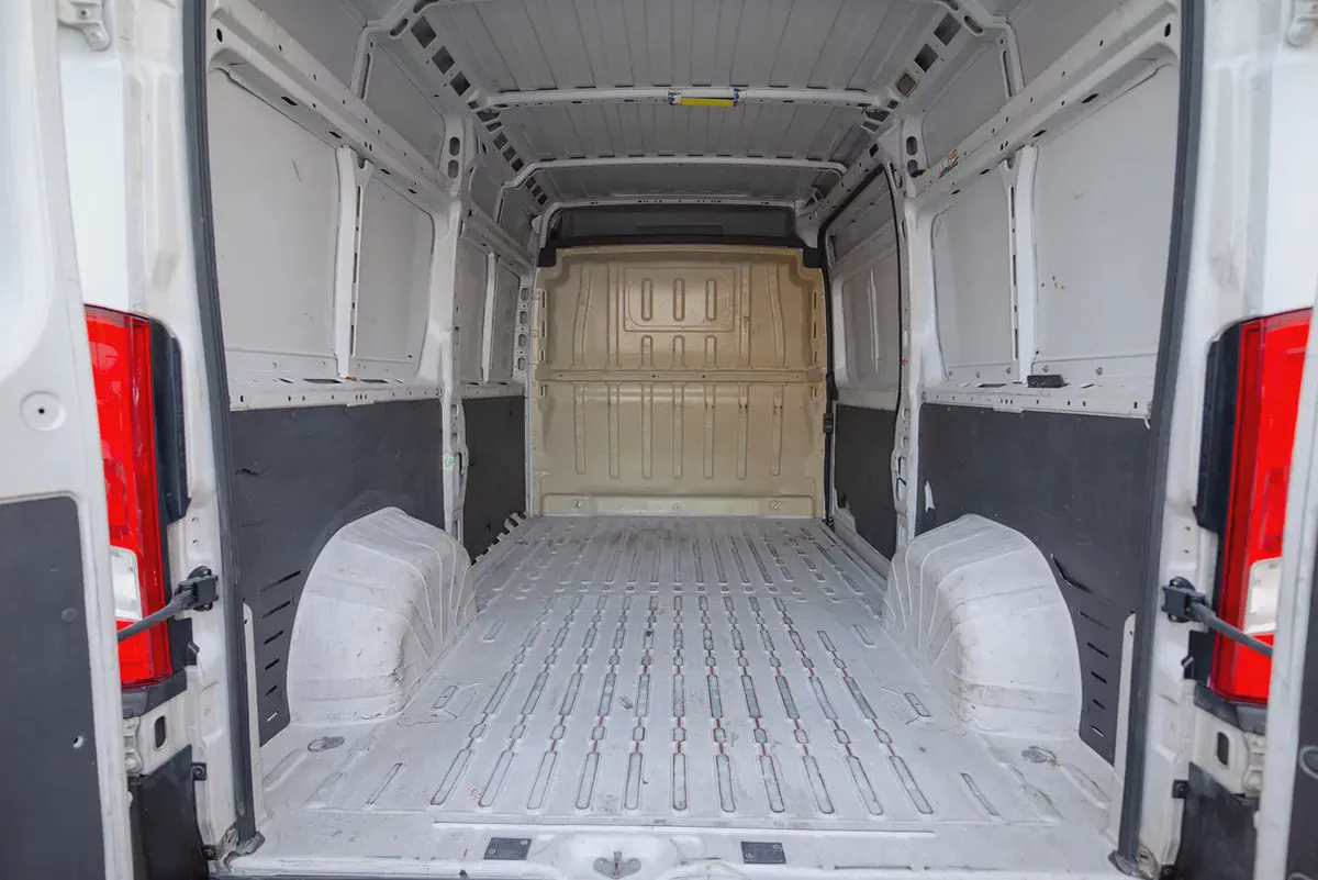 Peugeot Boxer Delivery Van | GCC Specs | Ref#P4566-6-6