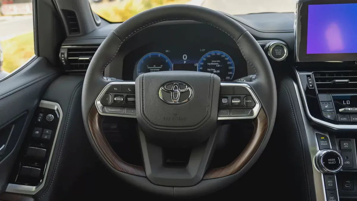 Toyota Land Cruiser VX plus 3.5TT 2026, European Specs - GCC STOCK-12-12