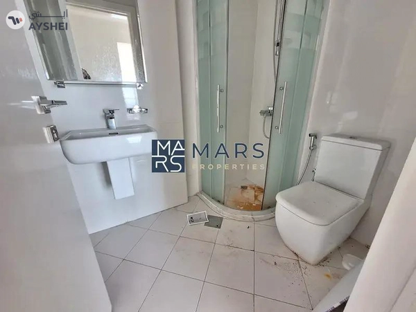 Free AC,Best Quality Living ,Sea View,Free Parking