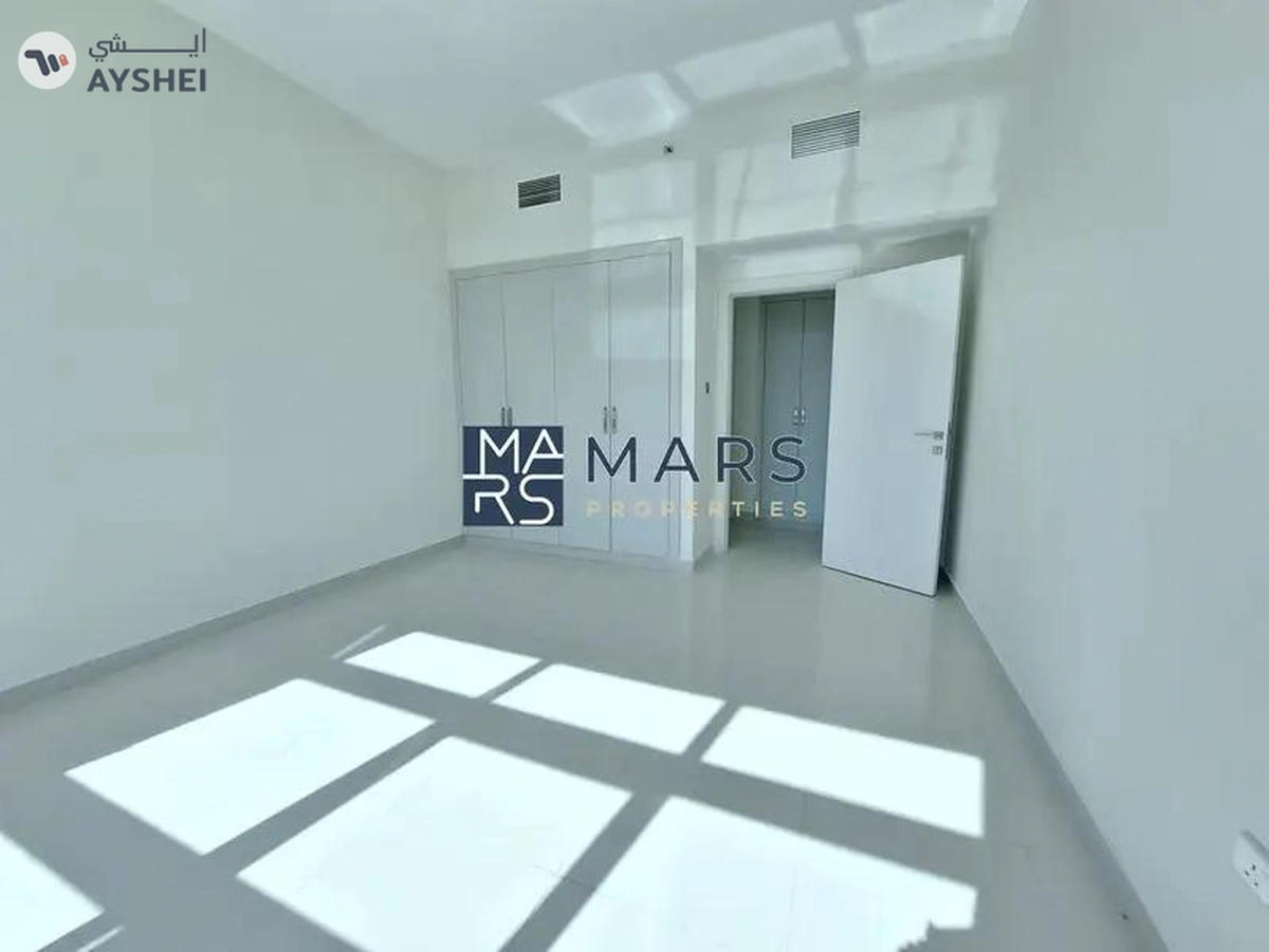 Free AC,Best Quality Living ,Sea View,Free Parking-8-8