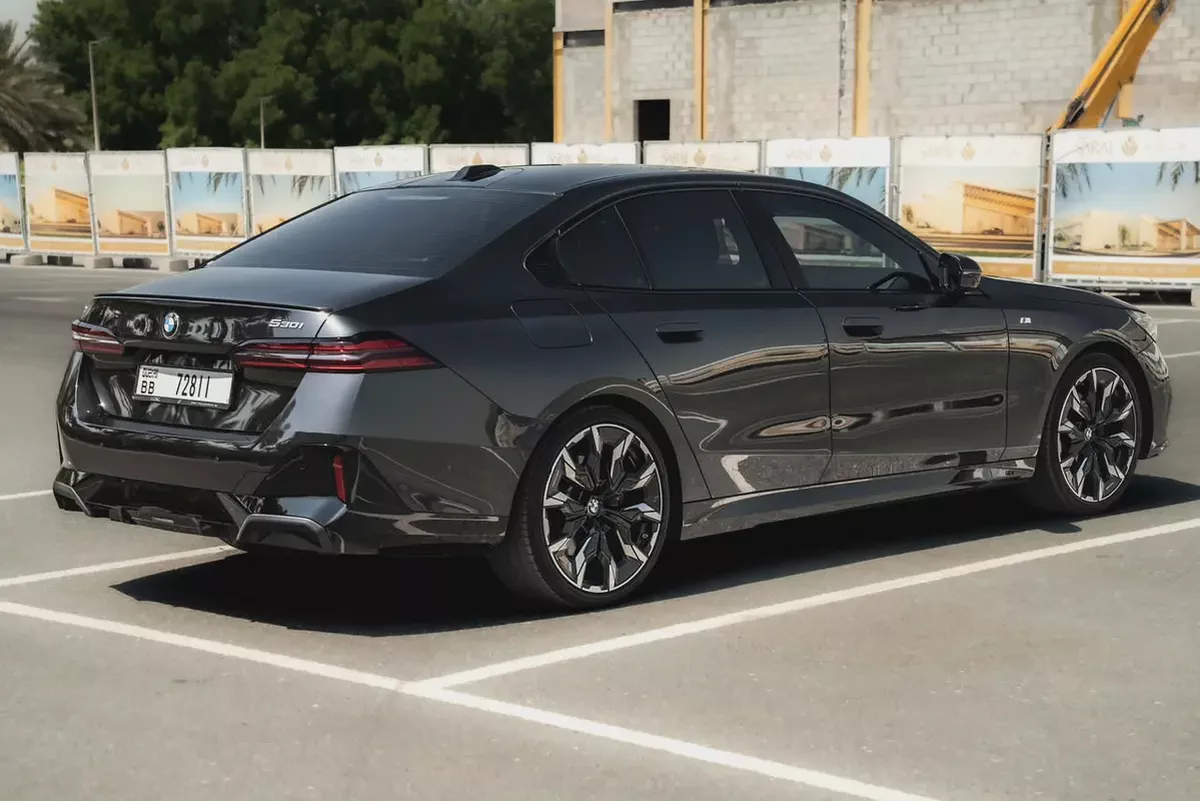 2026 BMW 530i M Sport Pro | 8680 KM | AED 295,000-2-2