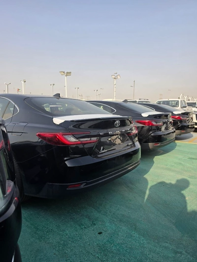 TOYOTA CAMRY LUMIERE 2.5L HYBRID 2026-3