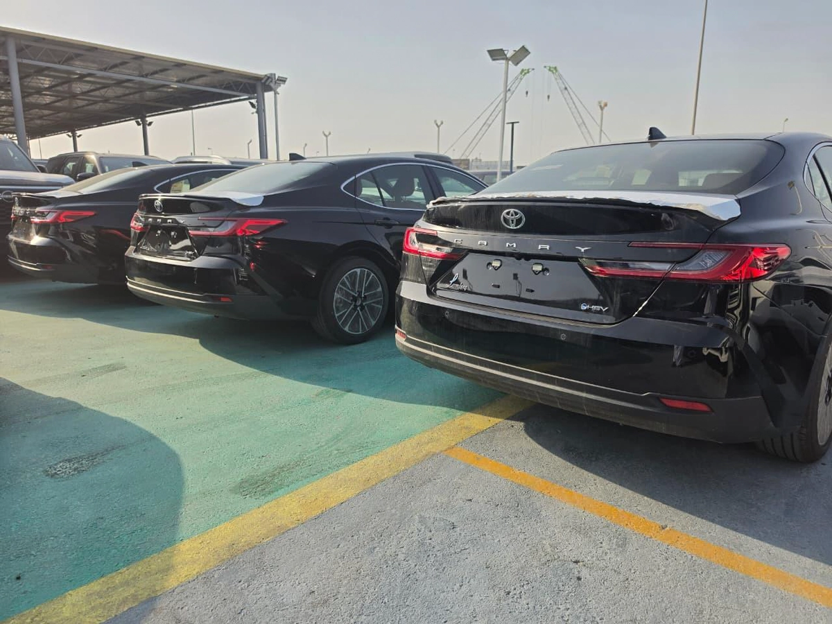 TOYOTA CAMRY LUMIERE 2.5L HYBRID 2026-6-6