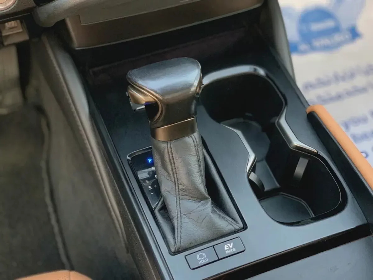 ES 300h | 2023 model | GCC Specs | 2.5L 4-Cyl Hybrid engine-9-9