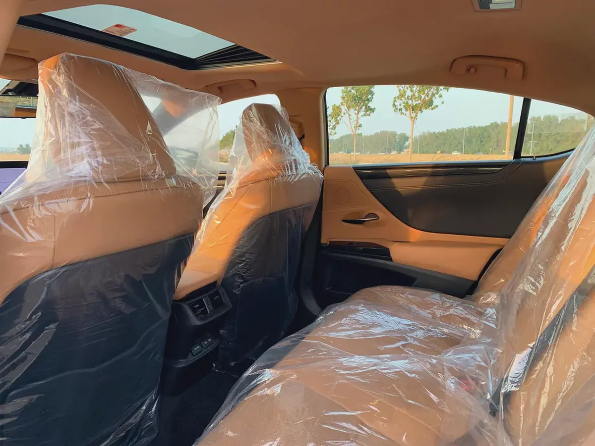 ES 300h | 2023 model | GCC Specs | 2.5L 4-Cyl Hybrid engine-11-11