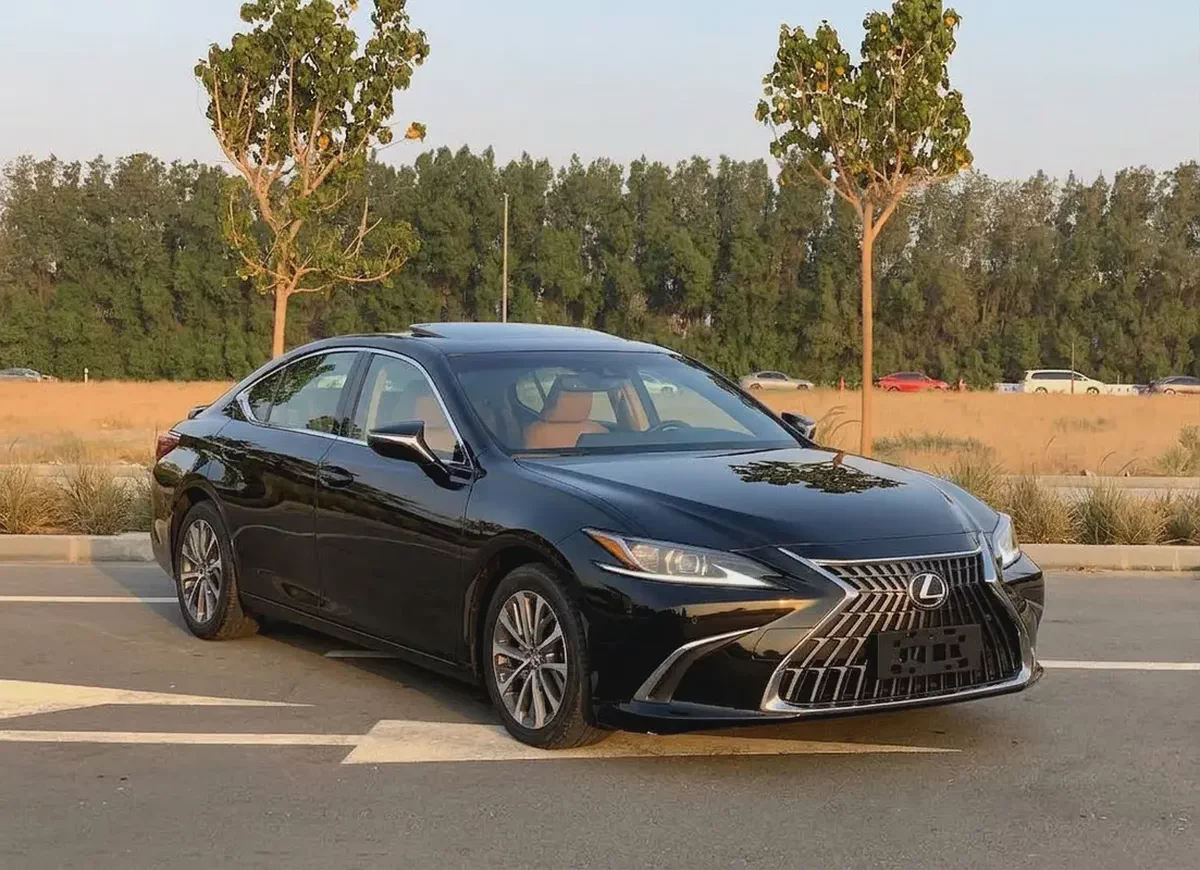 ES 300h | 2023 model | GCC Specs | 2.5L 4-Cyl Hybrid engine