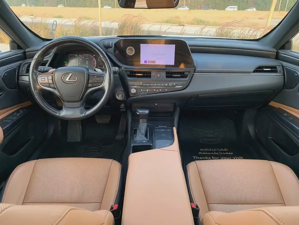 ES 300h | 2023 model | GCC Specs | 2.5L 4-Cyl Hybrid engine-6-6