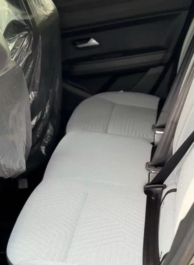 RENAULT DUSTER PETROL-5