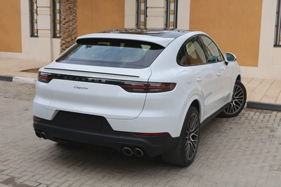 PORSCHE CAYENNE-2020-122000KM-GCC SPECS-EXCELLENT CONDITION-3