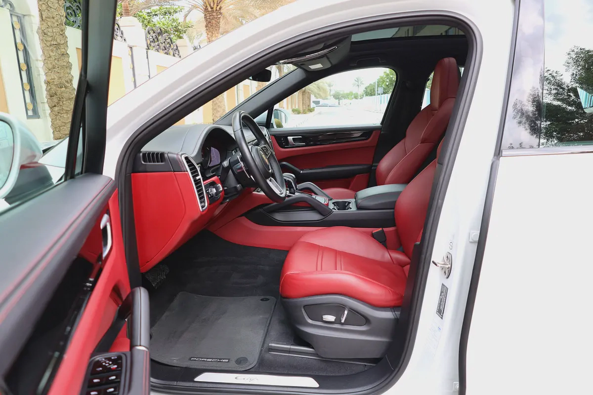 PORSCHE CAYENNE-2020-122000KM-GCC SPECS-EXCELLENT CONDITION-10-10