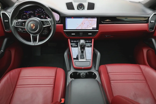 PORSCHE CAYENNE-2020-122000KM-GCC SPECS-EXCELLENT CONDITION
