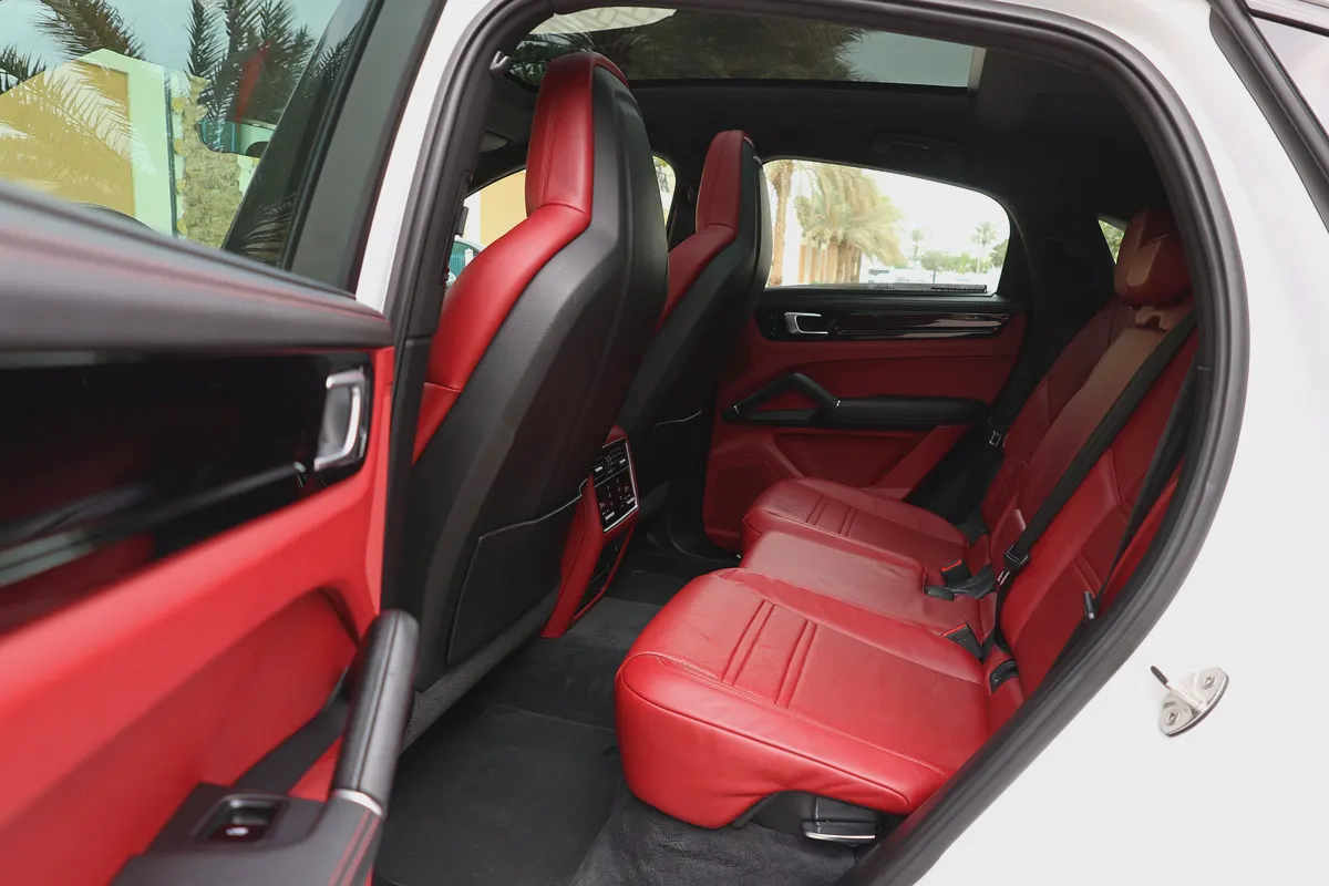 PORSCHE CAYENNE-2020-122000KM-GCC SPECS-EXCELLENT CONDITION-17-17