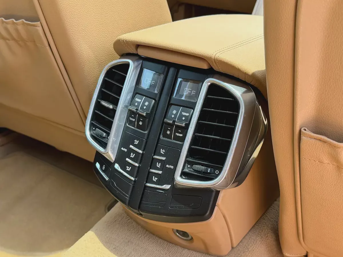 2014 Porsche Cayenne Standard-18-18