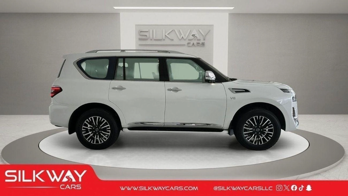 Nissan Patrol LE PLATINUM CITY Nissan Patrol Platinum LE 2024 5.6L 0KM (Export ONLY)-3-0