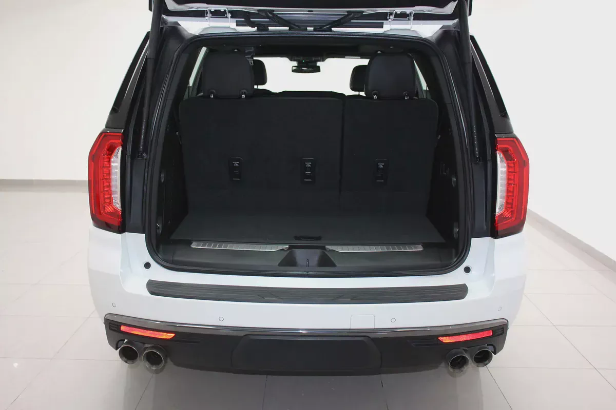 GMC Yukon AT4 2023 GCC Specs-5-5