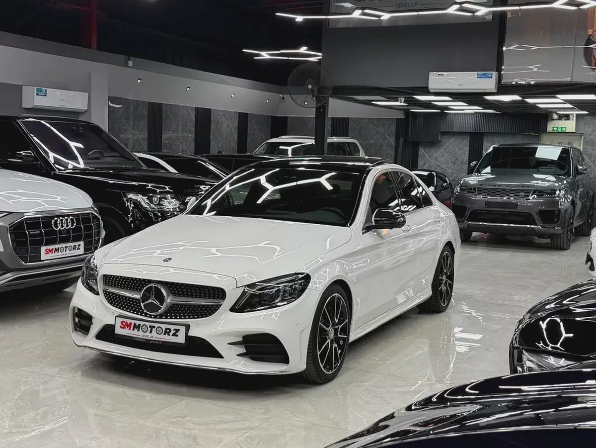 C200 AMG | Full Agency Service History | Low Kms | GCC Specs-3-3