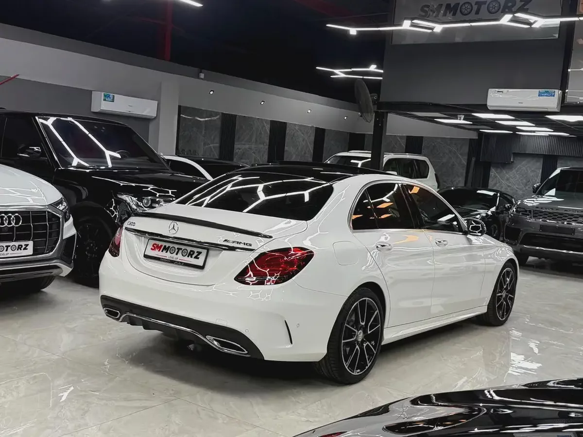 C200 AMG | Full Agency Service History | Low Kms | GCC Specs-4-4
