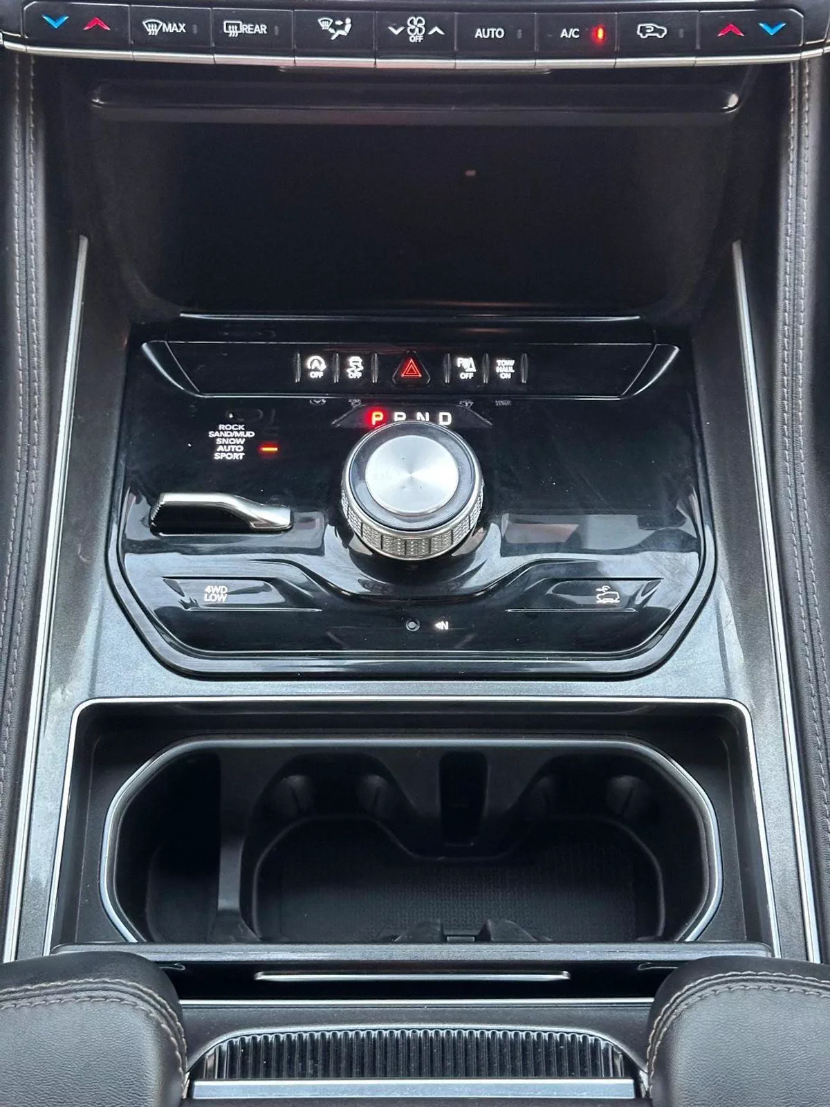 Jeep Wagoneer  2023 AWD-8-0