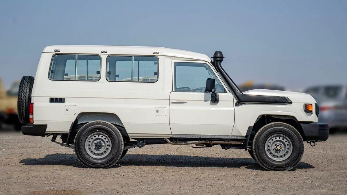 Toyota Land Cruiser 70 LC 78 HARDTOP 4.0L MT LC78 4.2D MT MY2024 – WHITE-6-0