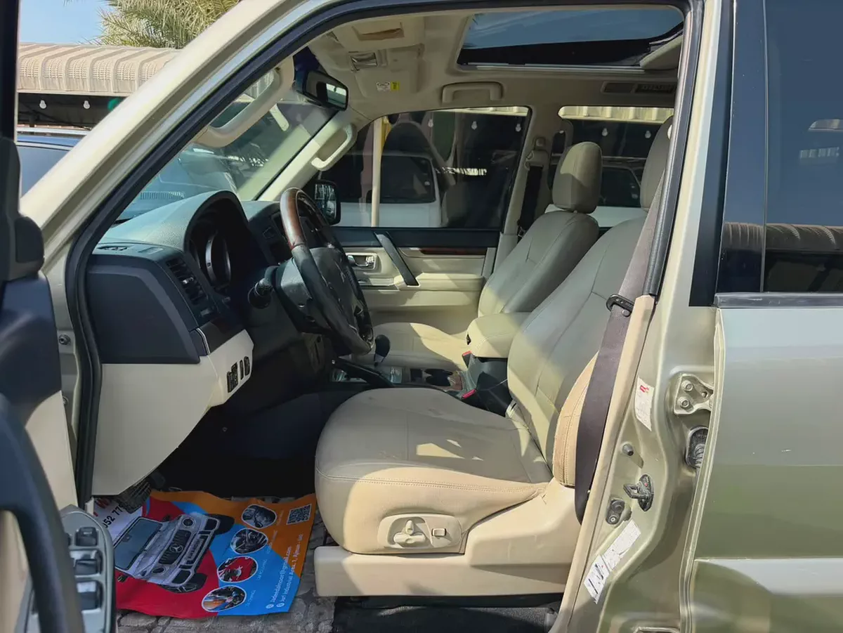 Mitsubishi Pajero 2013 GLS GCC Specs - Well Maintained-4-4