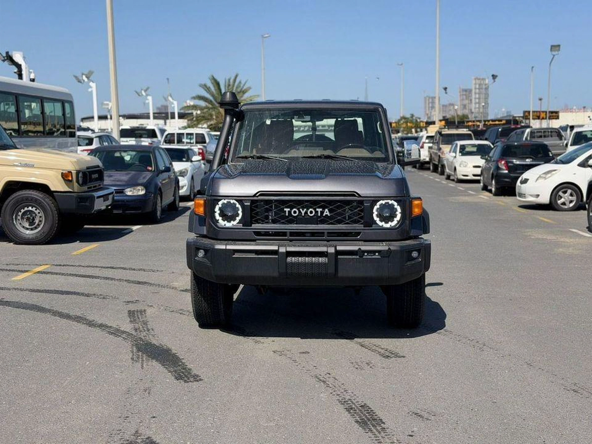 Toyota Land Cruiser Pick Up-5-5