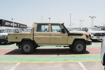 Toyota Land Cruiser 70 Series 4.0L LC 79 Base 2026 GCC Specs-8