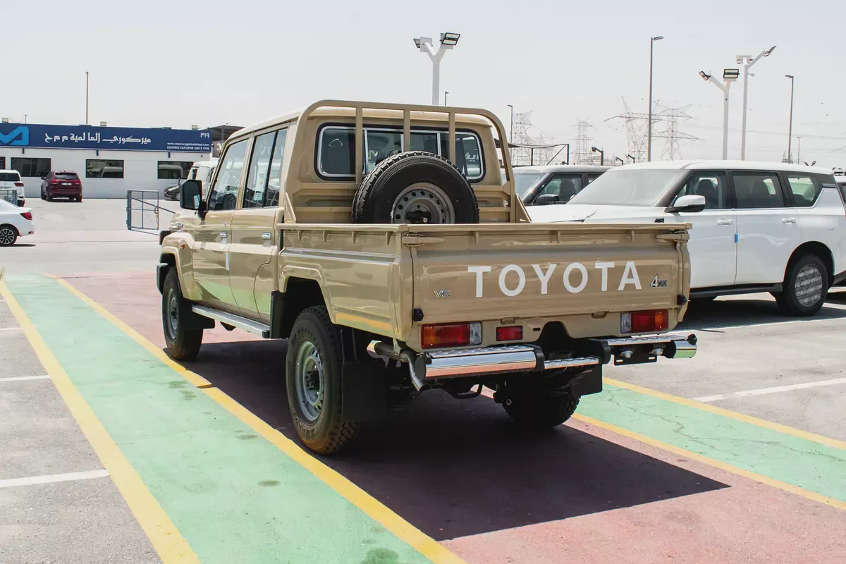 Toyota Land Cruiser 70 Series 4.0L LC 79 Base 2026 GCC Specs-9-9