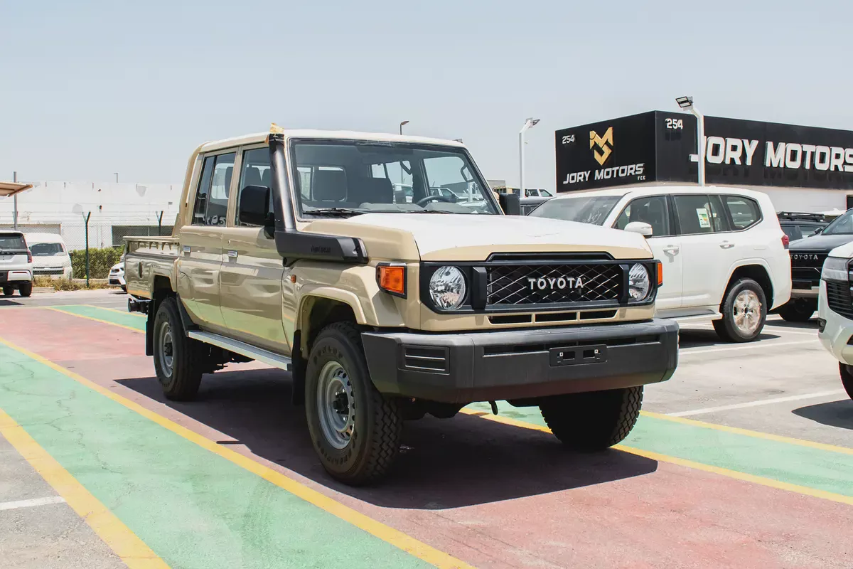 Toyota Land Cruiser 70 Series 4.0L LC 79 Base 2026 GCC Specs