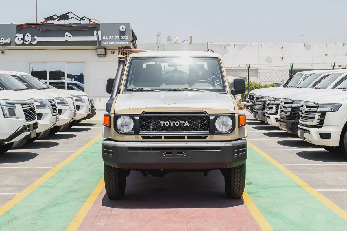 Toyota Land Cruiser 70 Series 4.0L LC 79 Base 2026 GCC Specs-1-1
