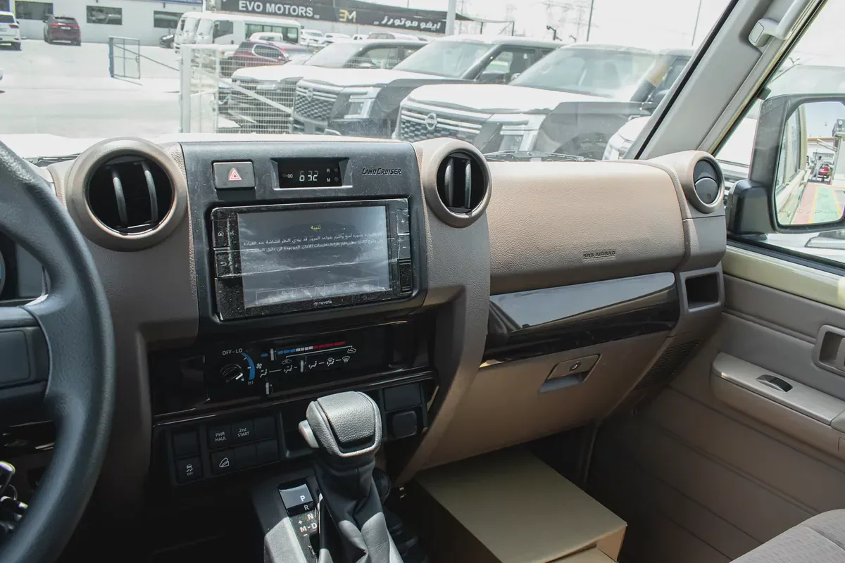 Toyota Land Cruiser 70 Series 4.0L LC 79 Base 2026 GCC Specs-3-3