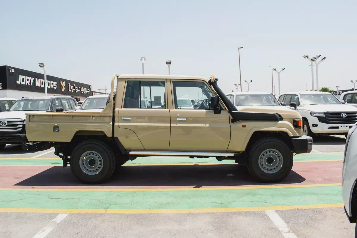 Toyota Land Cruiser 70 Series 4.0L LC 79 Base 2026 GCC Specs-8-8