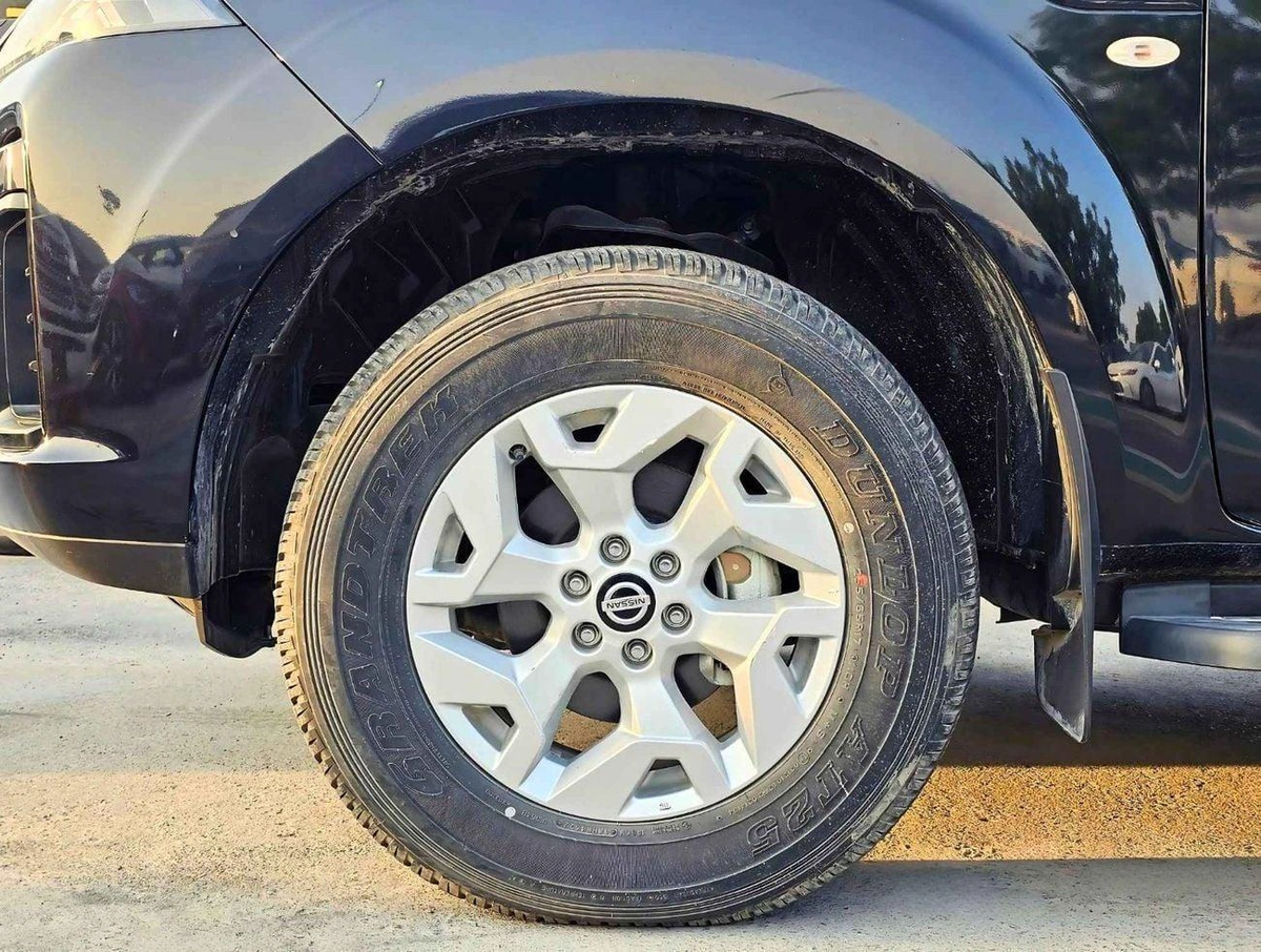 Nissan X Terra SE 7 SEATS / 2.5L PETROL V4 / LEATHER SEATS / PUSH START / 4WD (CODE # 69096)-1-1