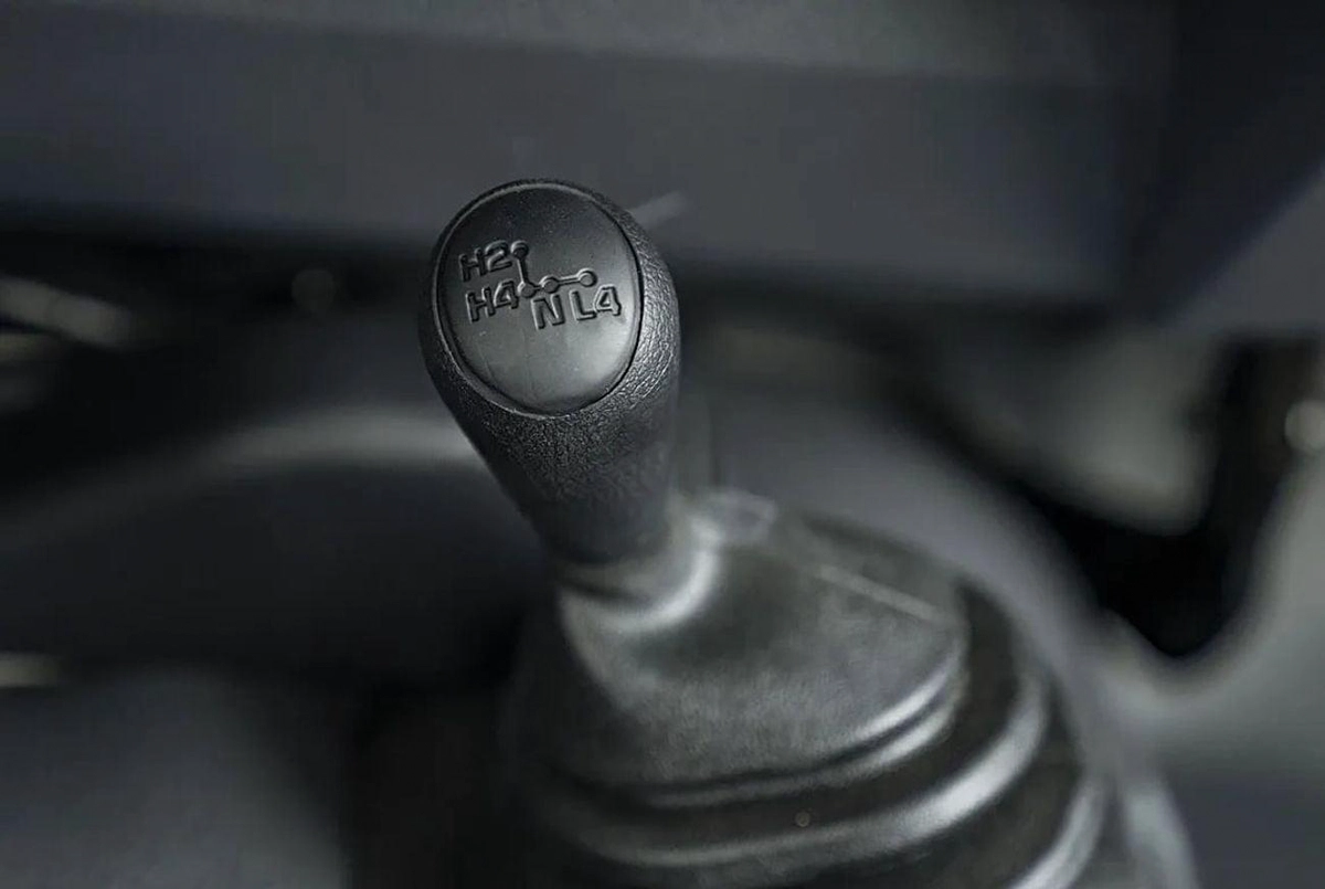 Toyota Land Cruiser 70 D/C  4.2  DIESEL-9-9