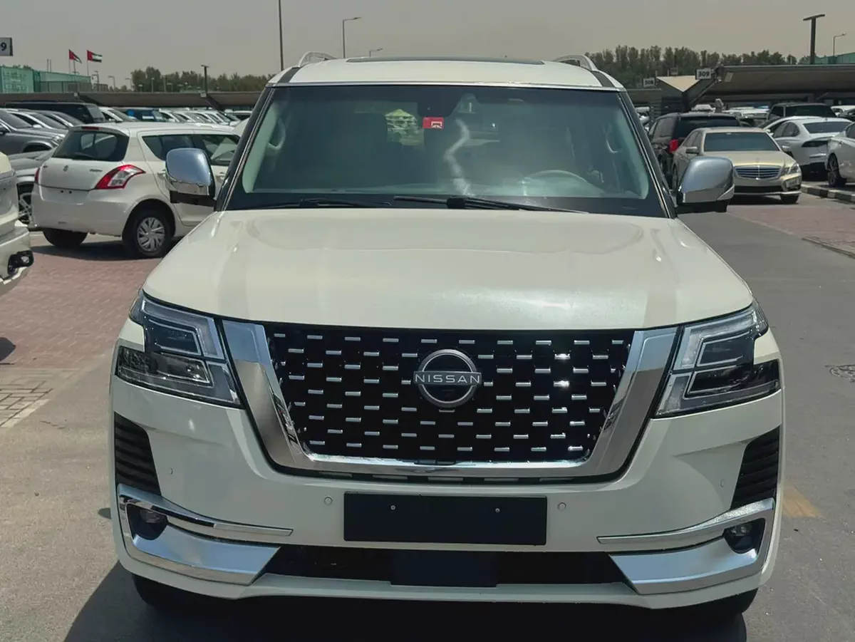 Nissan Patrol SE 2012 GCC Specs fullopshin white color