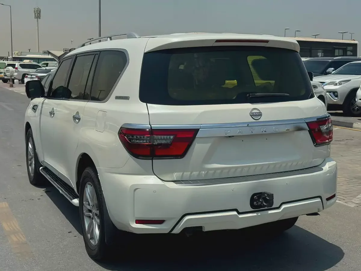Nissan Patrol SE 2012 GCC Specs fullopshin white color-2-2