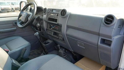 Toyota Land Cruiser Pick Up-2