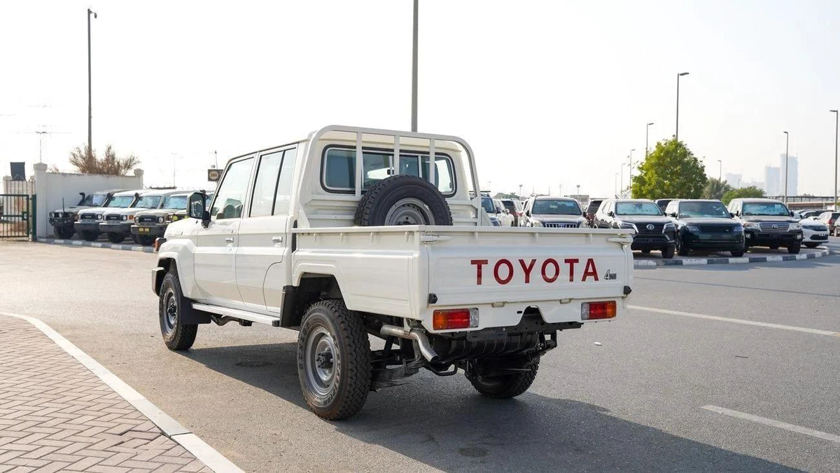 Toyota Land Cruiser Pick Up-3-3