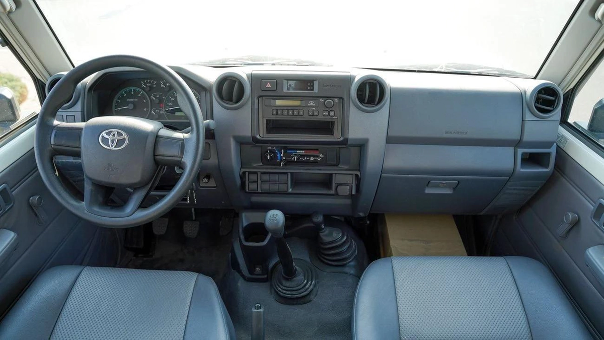 Toyota Land Cruiser Pick Up-8-8