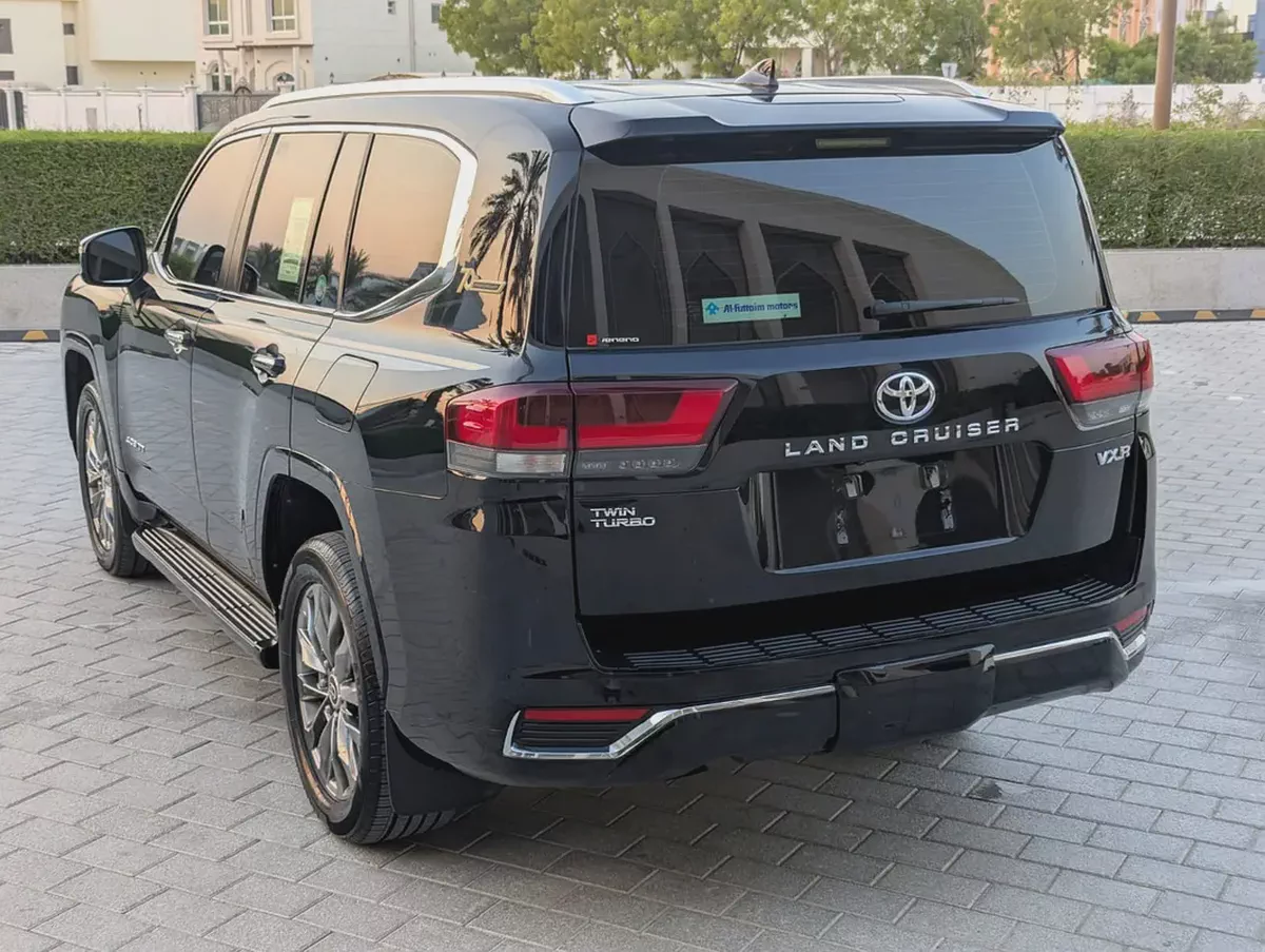 Toyota Land Cruiser VXR 2023 Twin turbo GCC specs Excellent Condition-15-15