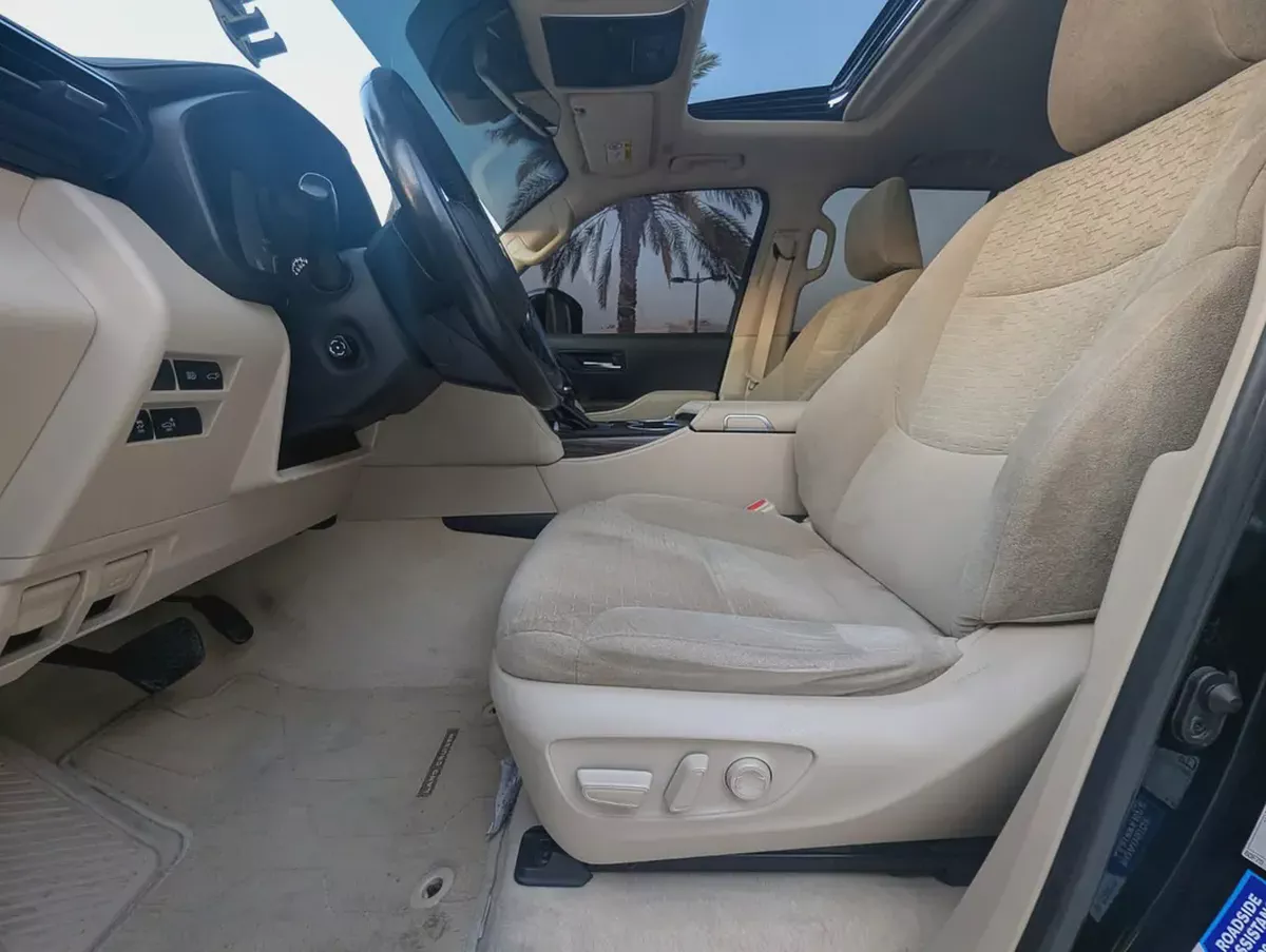 Toyota Land Cruiser VXR 2023 Twin turbo GCC specs Excellent Condition-3-3