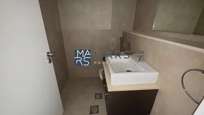 End Unit Villa With Study Room in Excellent Community-3