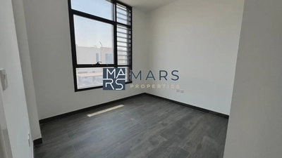 End Unit Villa With Study Room in Excellent Community-9