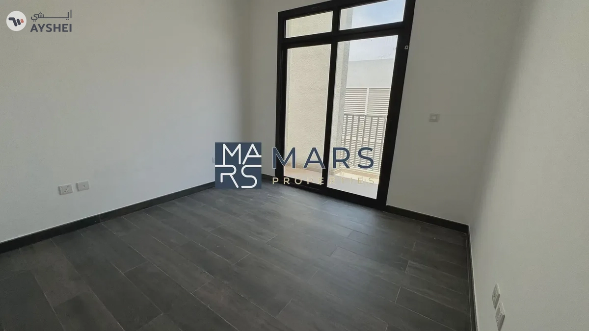 End Unit Villa With Study Room in Excellent Community-17-17