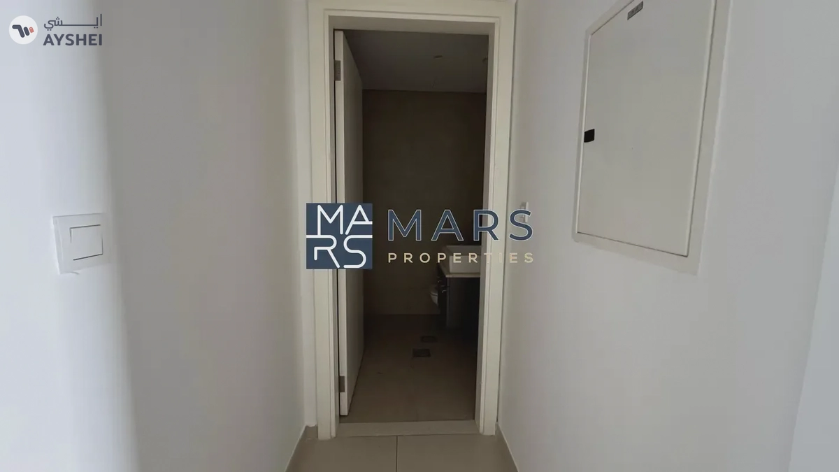 End Unit Villa With Study Room in Excellent Community-2-2