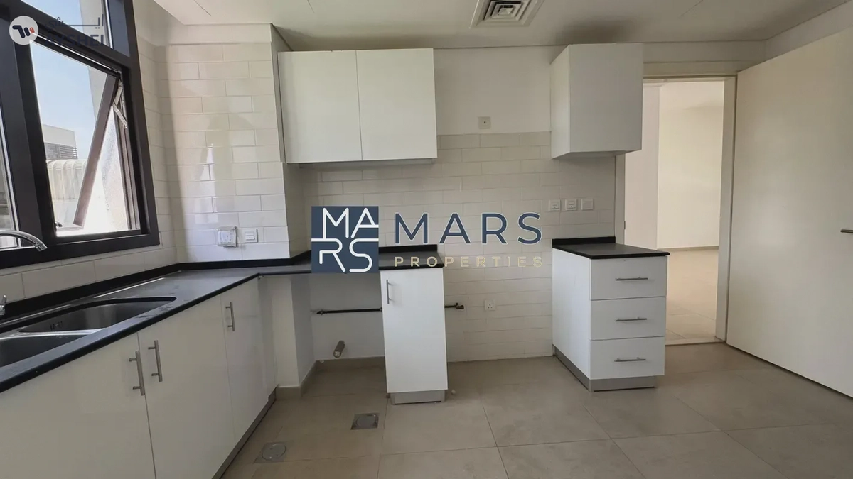 End Unit Villa With Study Room in Excellent Community-7-7