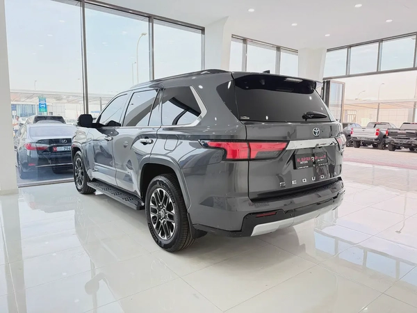 تويوتا سيكويا SEQUOIA IFORCE MAX رمادي/اسود 2023