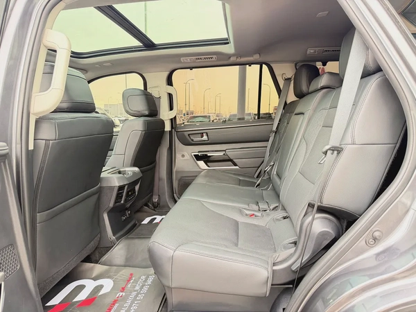 تويوتا سيكويا SEQUOIA IFORCE MAX رمادي/اسود 2023
