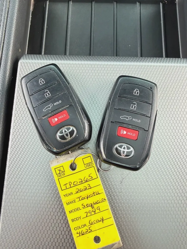 تويوتا سيكويا SEQUOIA IFORCE MAX رمادي/اسود 2023
