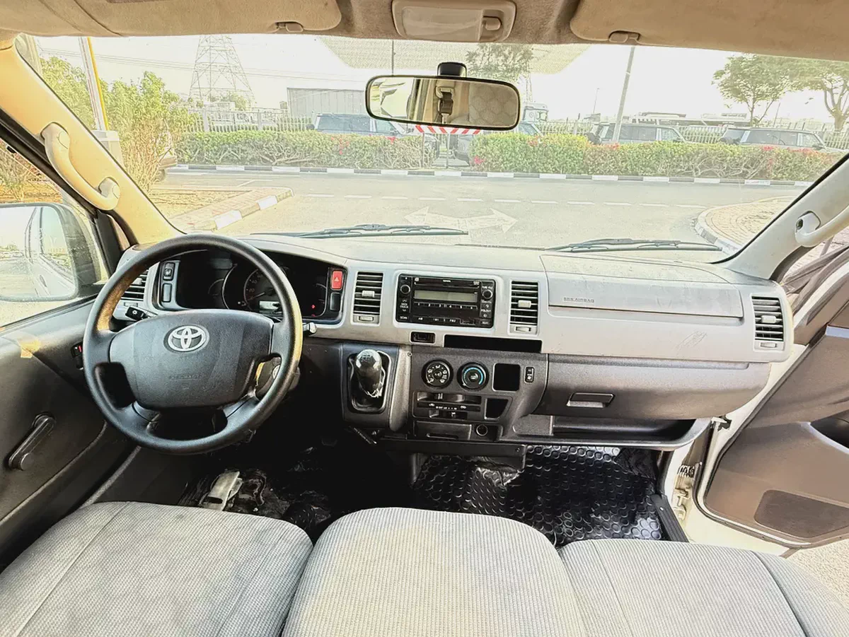 Toyota Hiace 2012 GCC Specs-passenger Van - excellent condition-10-10