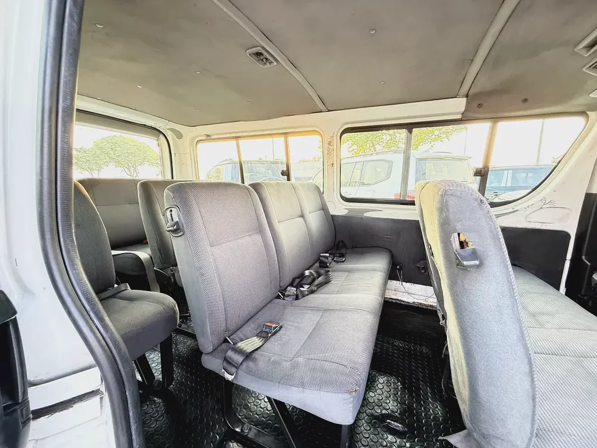 Toyota Hiace 2012 GCC Specs-passenger Van - excellent condition-15-15